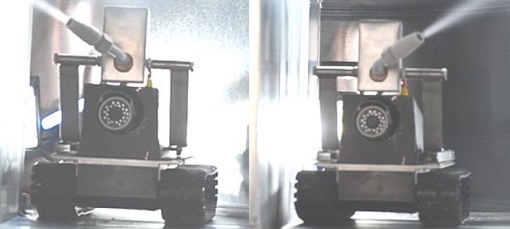 Foto Reinigungspanzer mit Kanone nach links und nach rechts